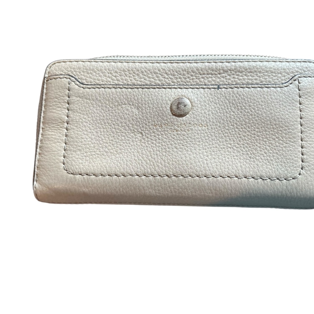 Marc Jacobs Silver Leather Zip-Around Wallet Unisex‎